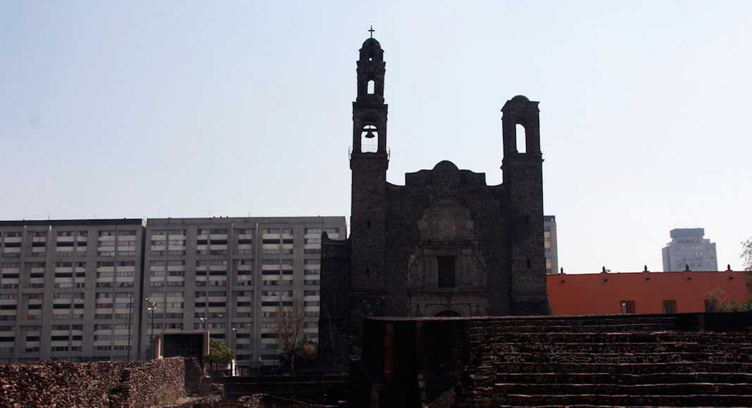 Templo católico de Santiago de la cultura española (Plaza de las Tres Culturas) Ciudad de México y sus alrededores - Templo católico de Santiago de la cultura española (Plaza de las Tres Culturas)
