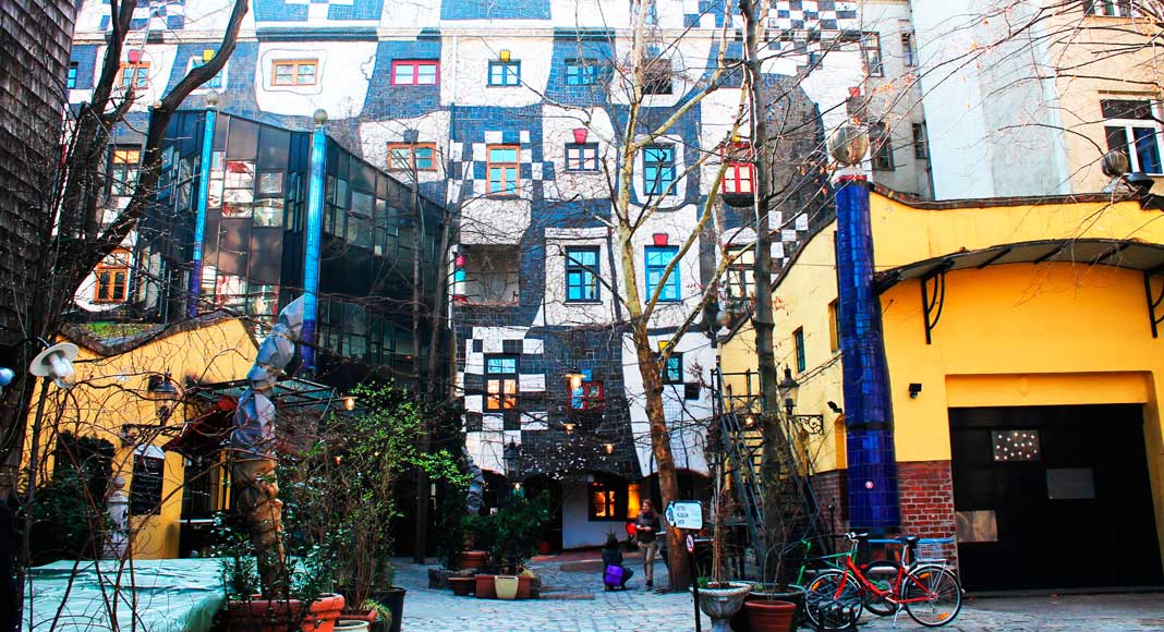 Viena: La Casa Hundertwasser es un edificio proyectado por el artista Friedensreich Hundertwasser